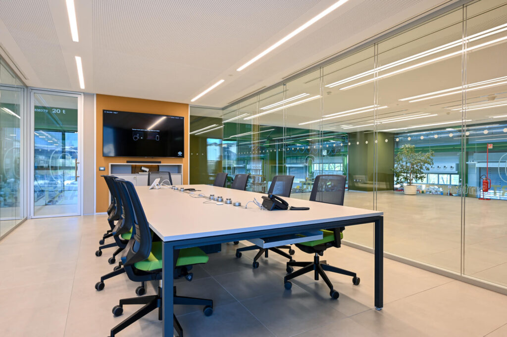 ADIGE parete divisoria Double sala riunione parete vetrata a vetro doppio extra clear con serigrafia personalizzata profilo in alluminio