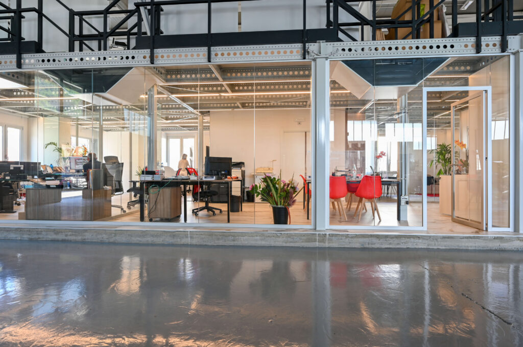 AV GROUP parete divisoria Glass corridoio parete vetrata a vetro singolo extra clear profilo in alluminio porta a battente