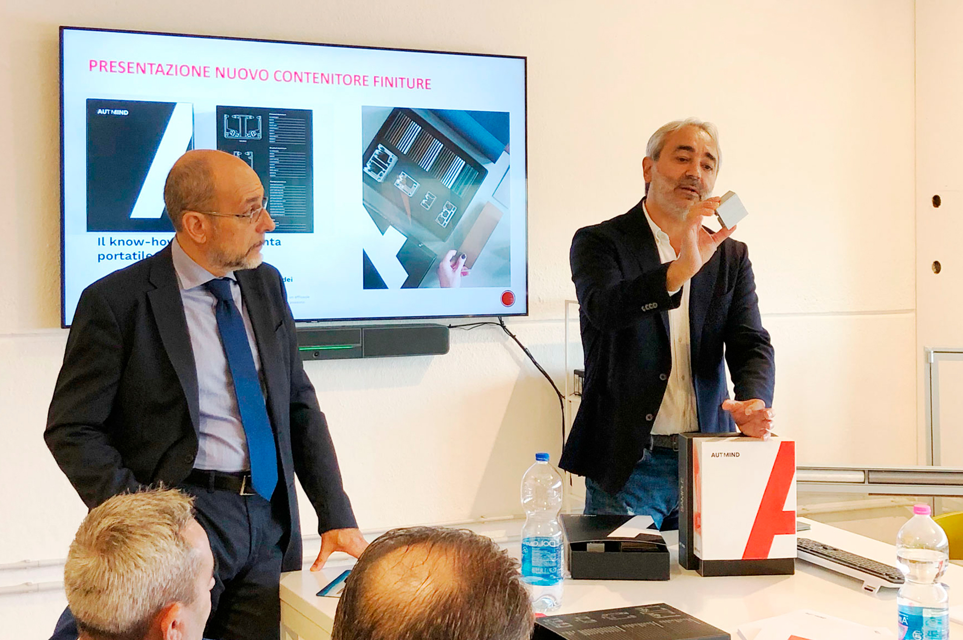 Scatti del sales meeting 2024 presentazione nuovo prodotto AWS alla forza vendita