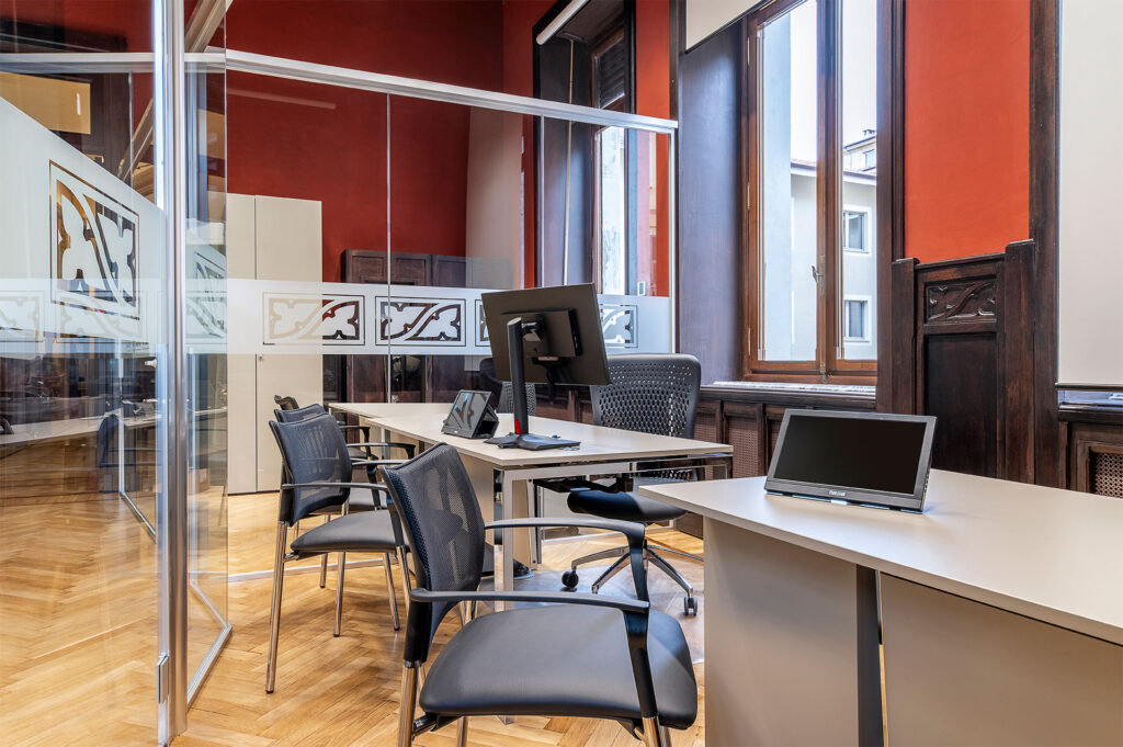 CAMERA DI COMMERCIO DI CUNEO parete divisoria Glass ufficio parete vetrata a vetro singolo extra clear con serigrafia personalizzata profilo in alluminio