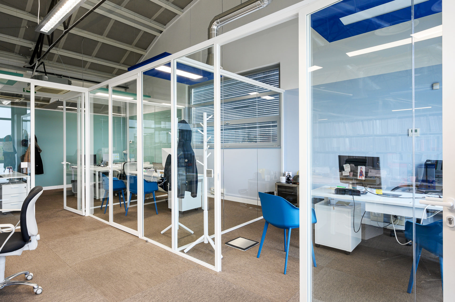 ENERGON parete divisoria Glass uffici parete vetrata a vetro singolo extra clear profilo in alluminio pure white rat 9010 porta a battente