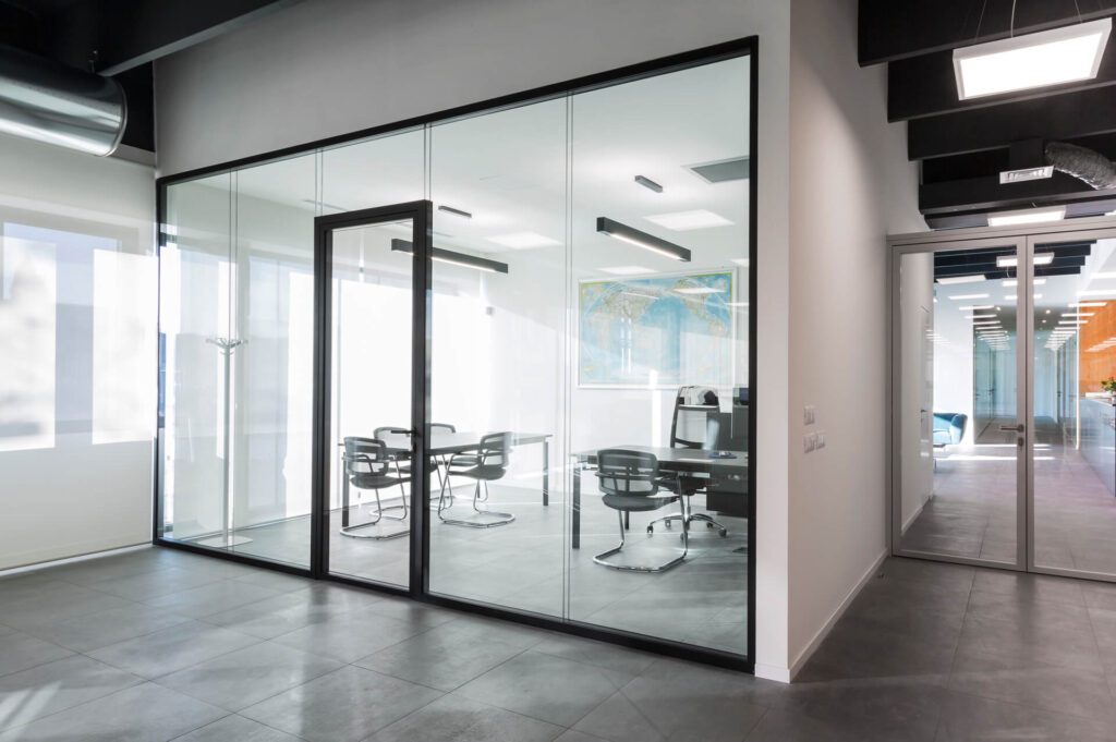 INOXTECH parete divisoria DOUBLE ufficio parete vetrata a vetro doppio extra clear profilo in alluminio jet black ral 9005