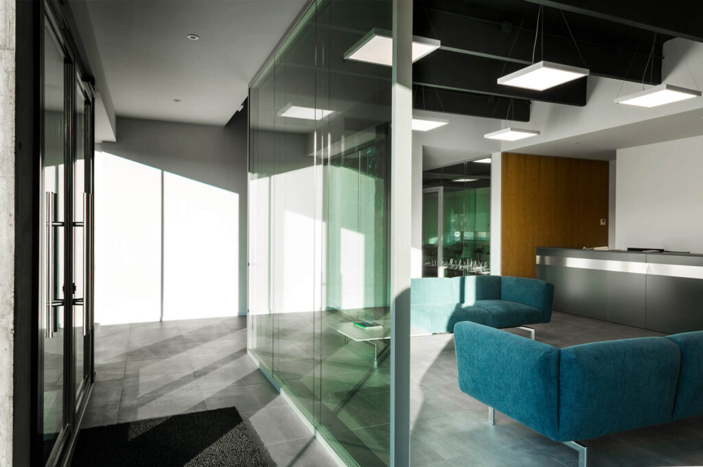 INOXTECH parete divisoria DOUBLE ingresso parete vetrata a vetro doppio extra clear profilo in alluminio