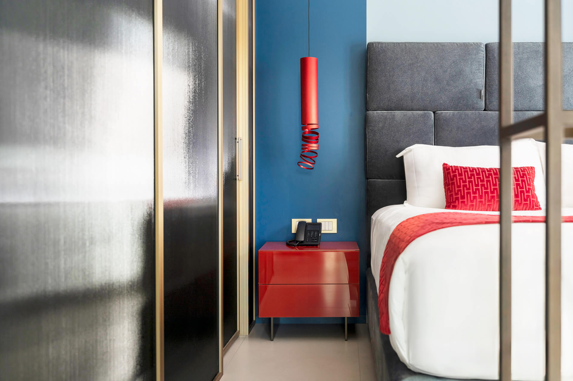 I sistemi divisori di Autmind si inseriscono perfettamente in ambienti e contesti diversi dall'ufficio al contract all'hoteleriè